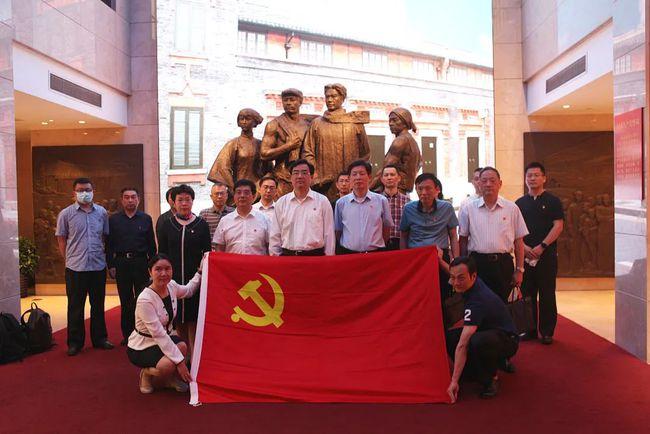 深度学习星球-激发智慧为什么眼睛一哭就会肿?肿了怎么办?之光